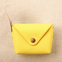 Carica l&#39;immagine nel visualizzatore di Gallery, Leather Coin Purse
