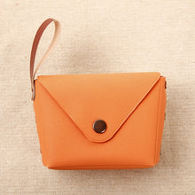 Carica l&#39;immagine nel visualizzatore di Gallery, Leather Coin Purse
